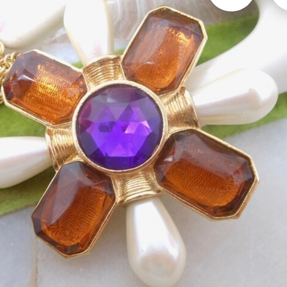 Vintage AVON Maltese Cross Pin Brooch Pendant Necklace Moghul Pearl. - Picture 4 of 9